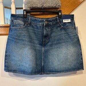 NWT Old Navy Mid Rise Blue Jean Skirt